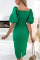 Dopasowana sukienka midi elegancka