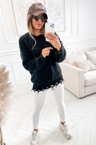 Sweter damski poszarpany
