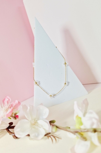 Naszyjnik z kwiatuszkami stal chirurgiczna perełki