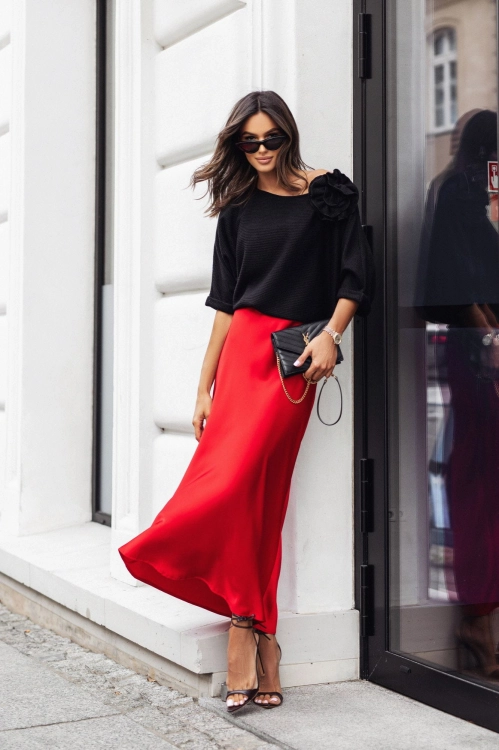 Piękne eleganckie swetry damskie
